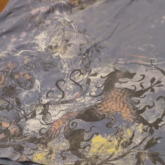 Vintage T-shirt with Tattoo-style Artwork - Picture 14 of 14